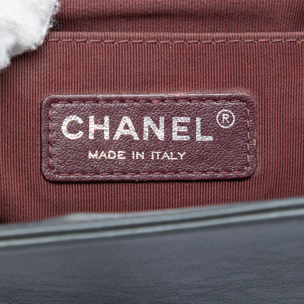 Pre-Loved Chanel Old Medium Chevron Lambskin Boy Flap - Picture 5 of 7